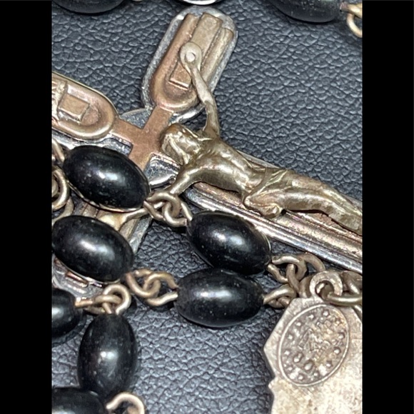 🌺 Vintage Rosary - Onyx Beads? 🌺 - Picture 5 of 16